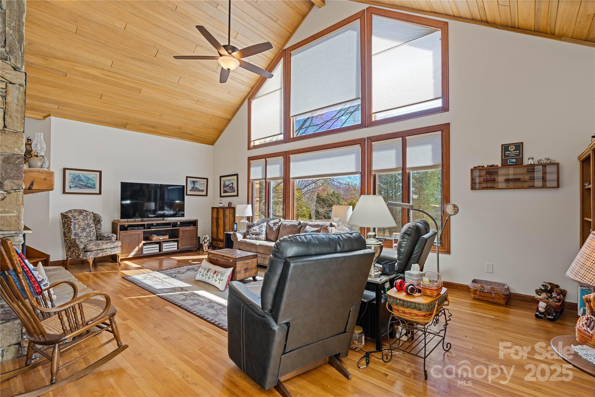 3001 Hickory Nut Trail