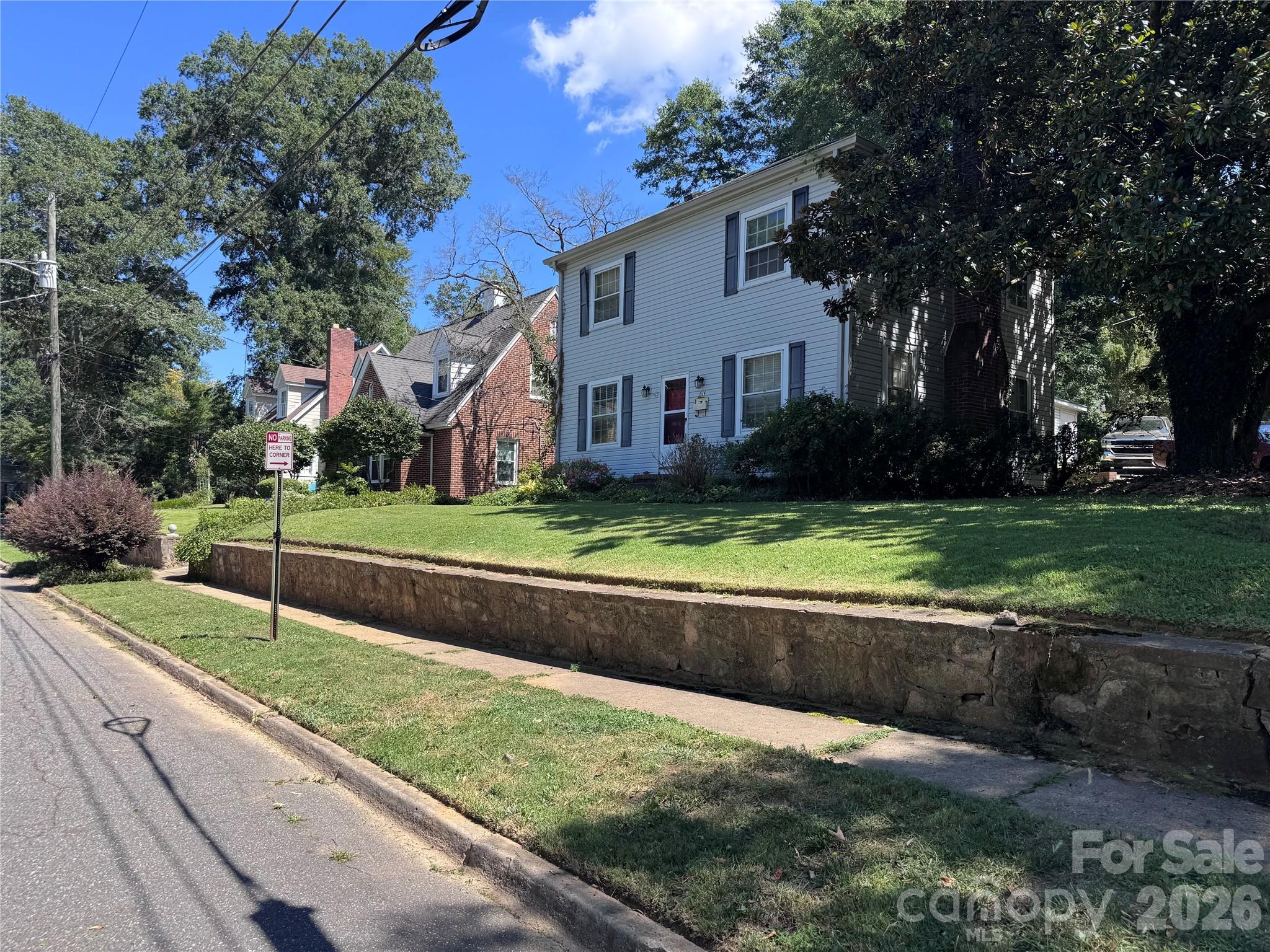 614 Neil Street