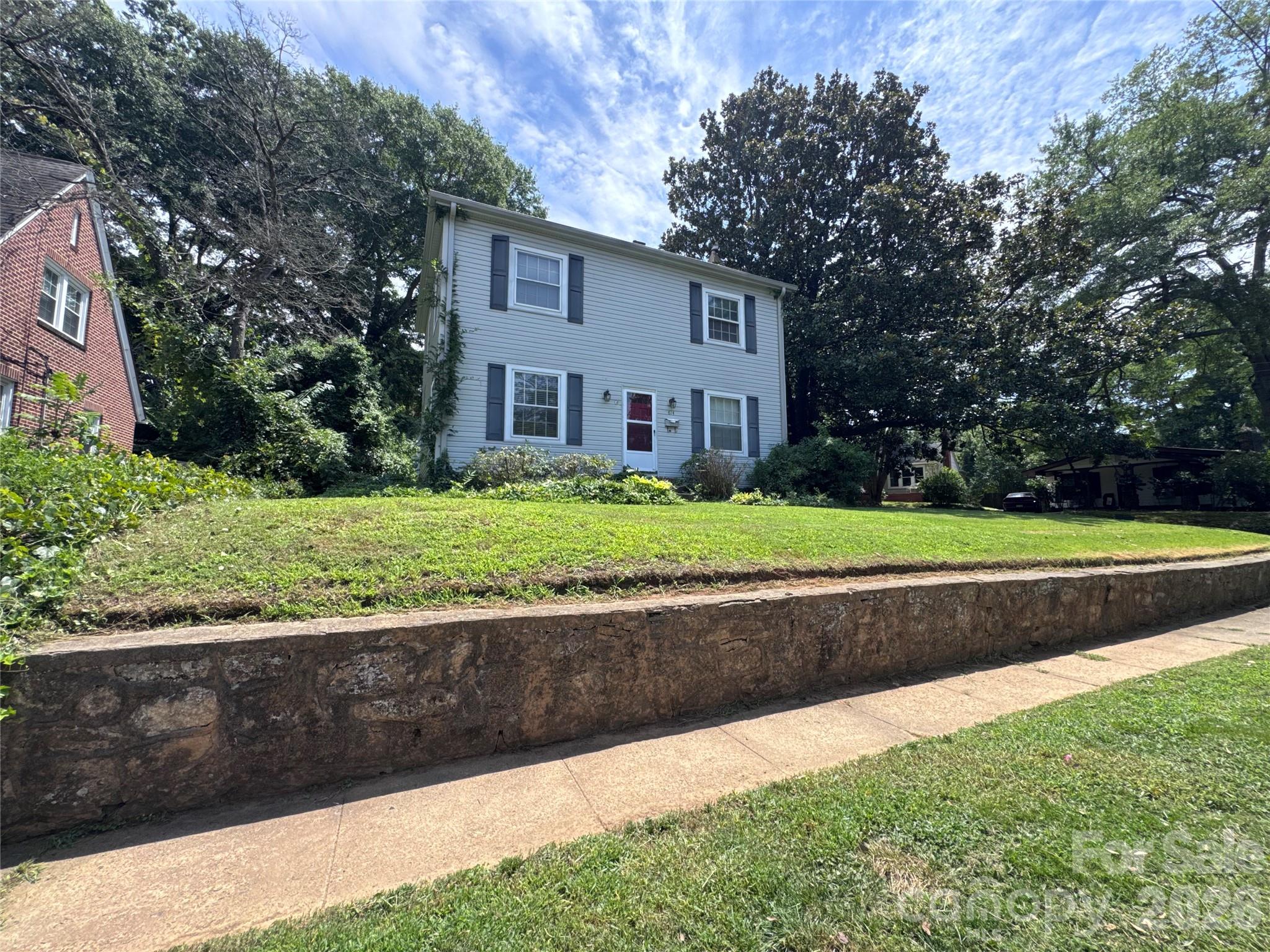 614 Neil Street