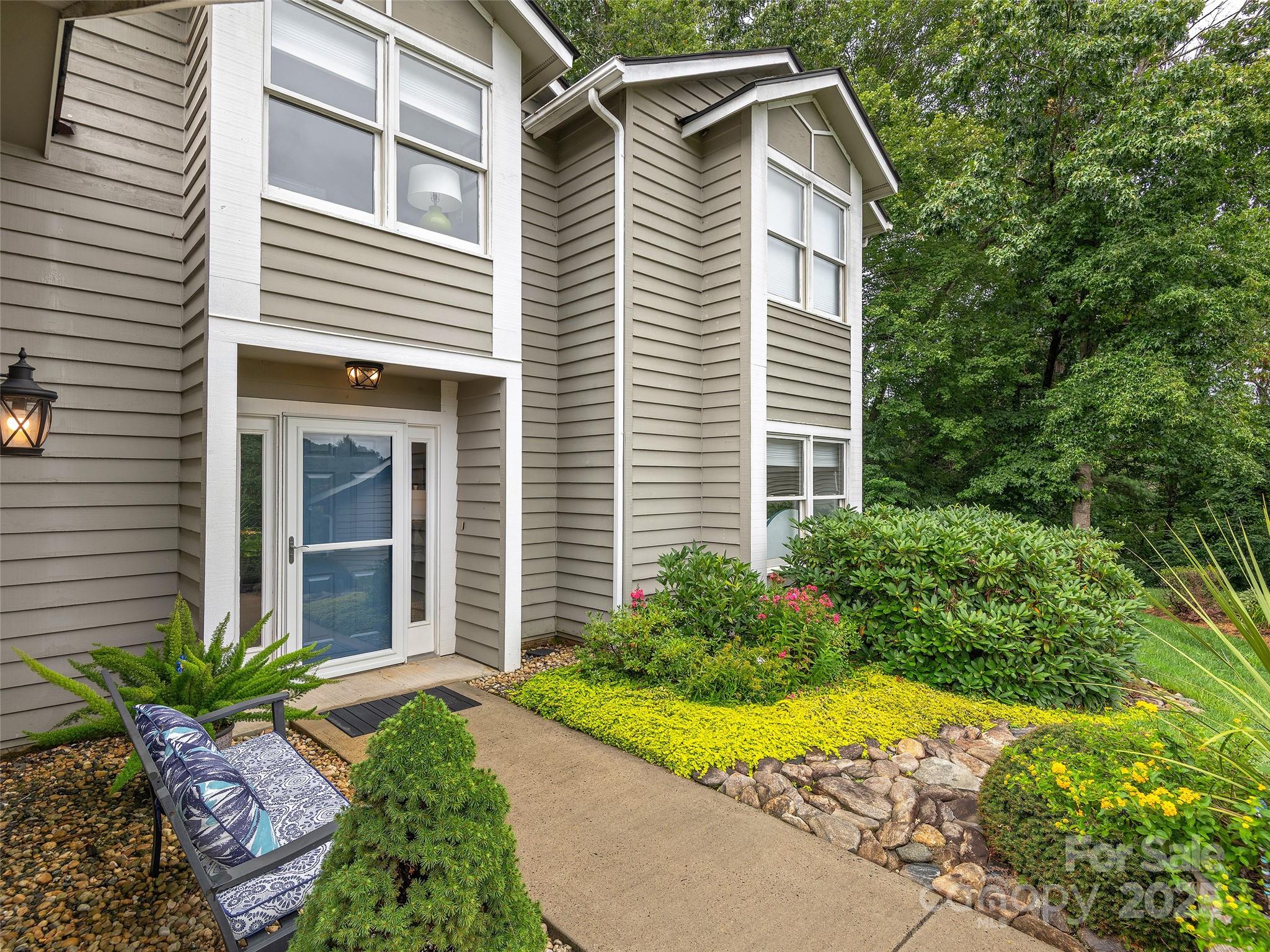 22 Cedarcliff Circle