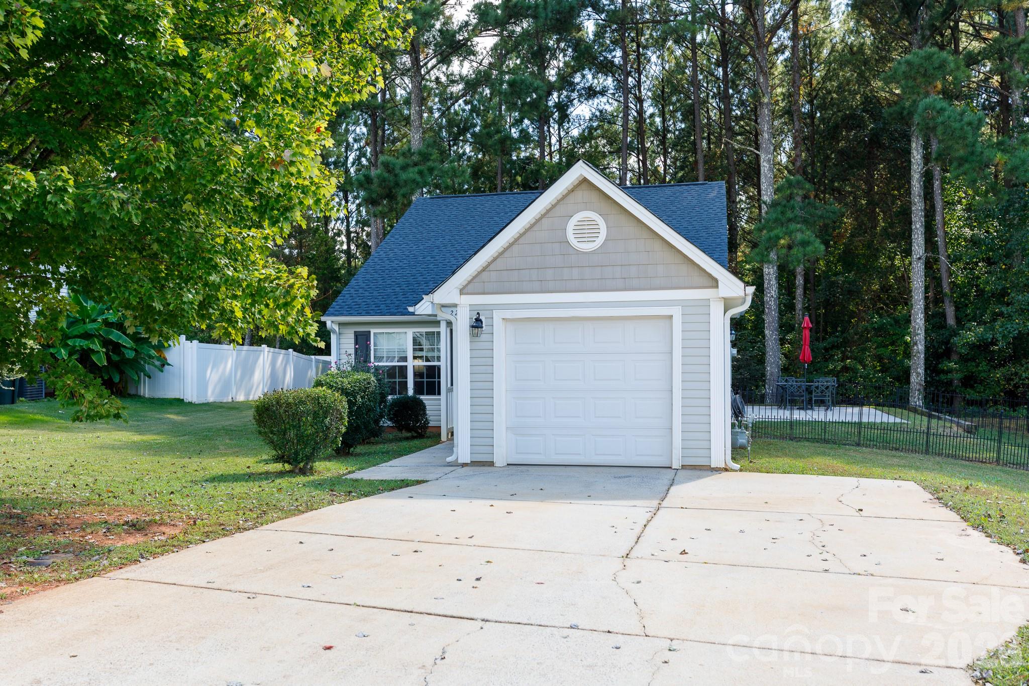 229 Chicago Lane