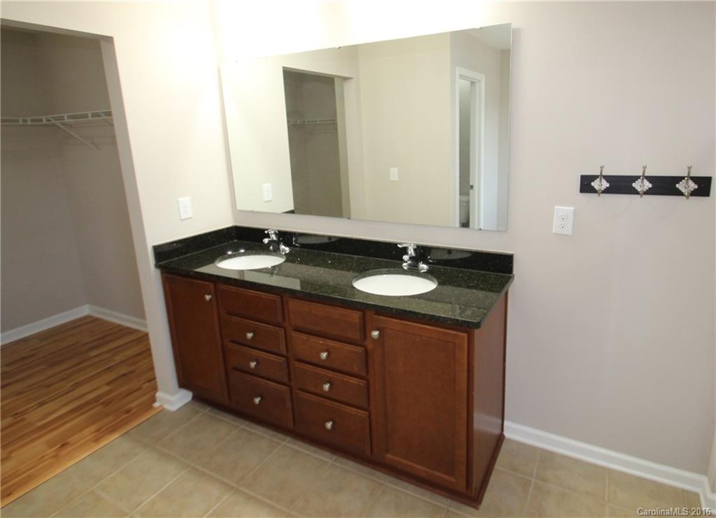 The Oaks Of Landis - Residential