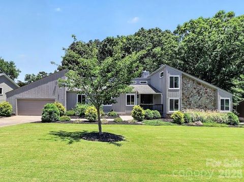 Photo of 8401 Raintree Lane, Charlotte, NC 28277 (MLS # 4392980)