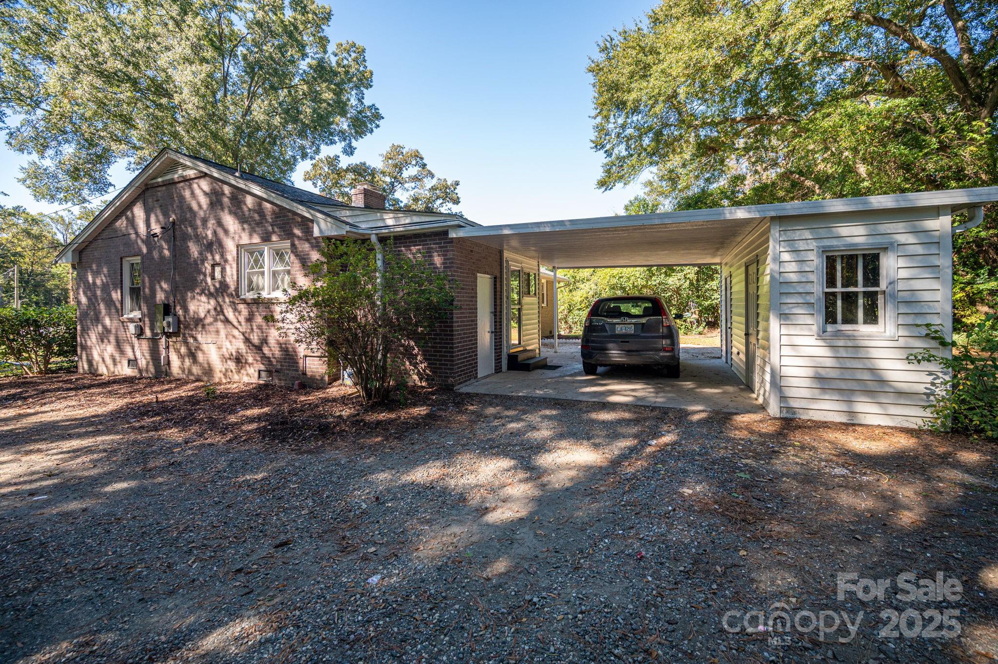 722 Hillcrest Avenue