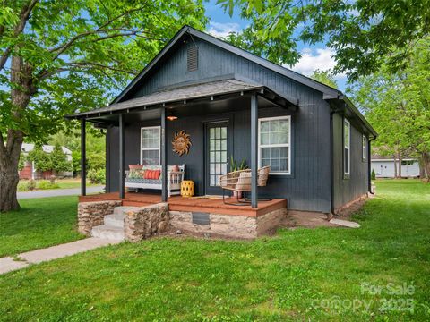 291 Camelot Drive Waynesville NC 28786
