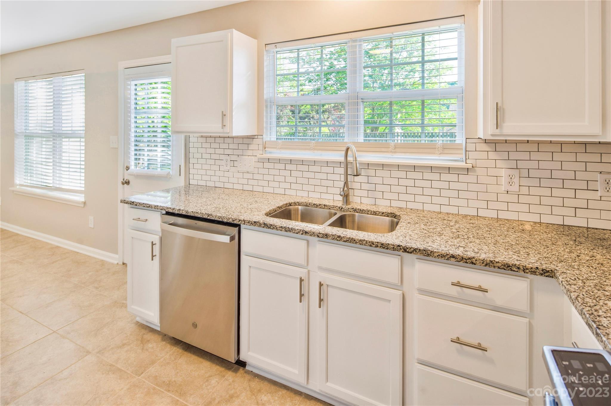 Brownestone - Residential Lease