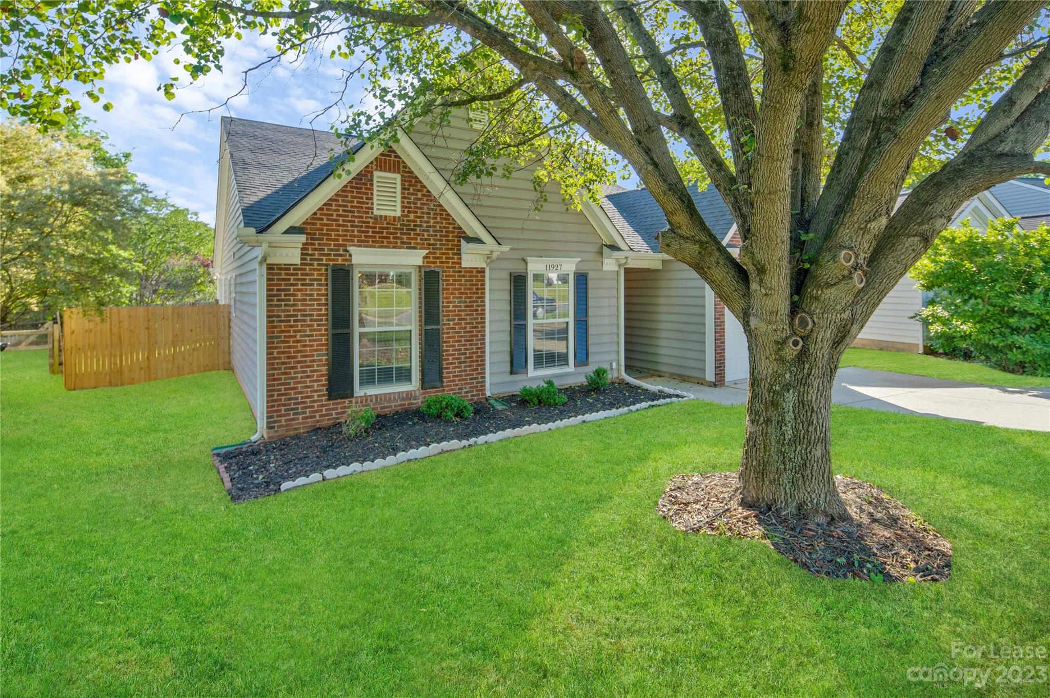 Brownestone - Residential Lease