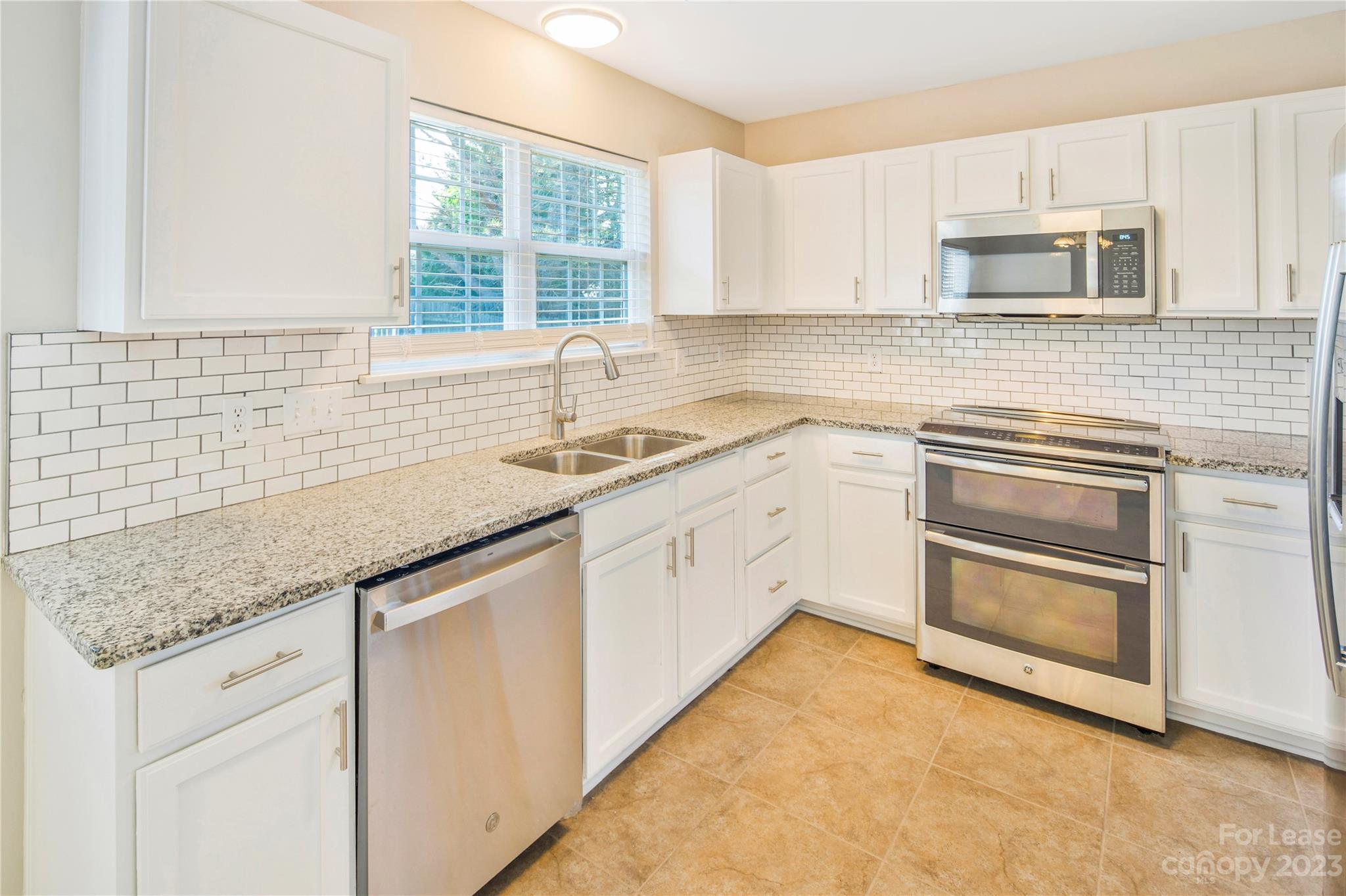 Brownestone - Residential Lease