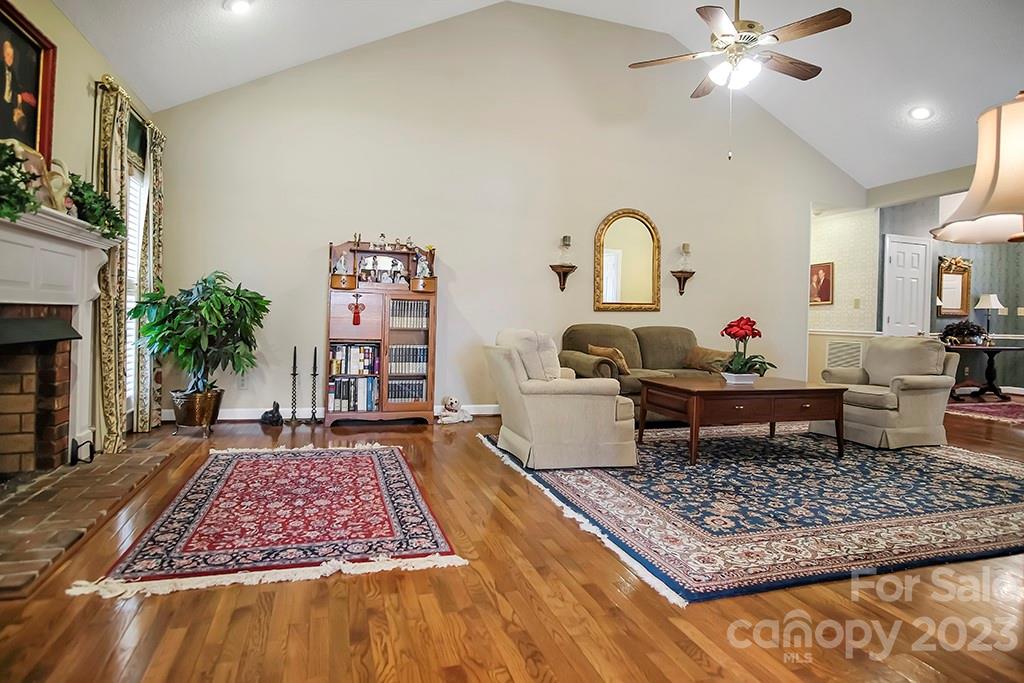 Country Club - Residential