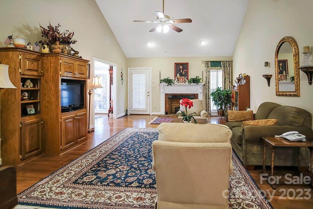 Country Club - Residential