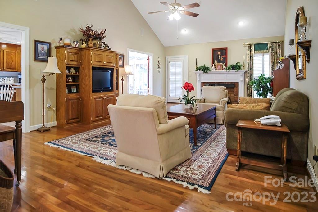 Country Club - Residential