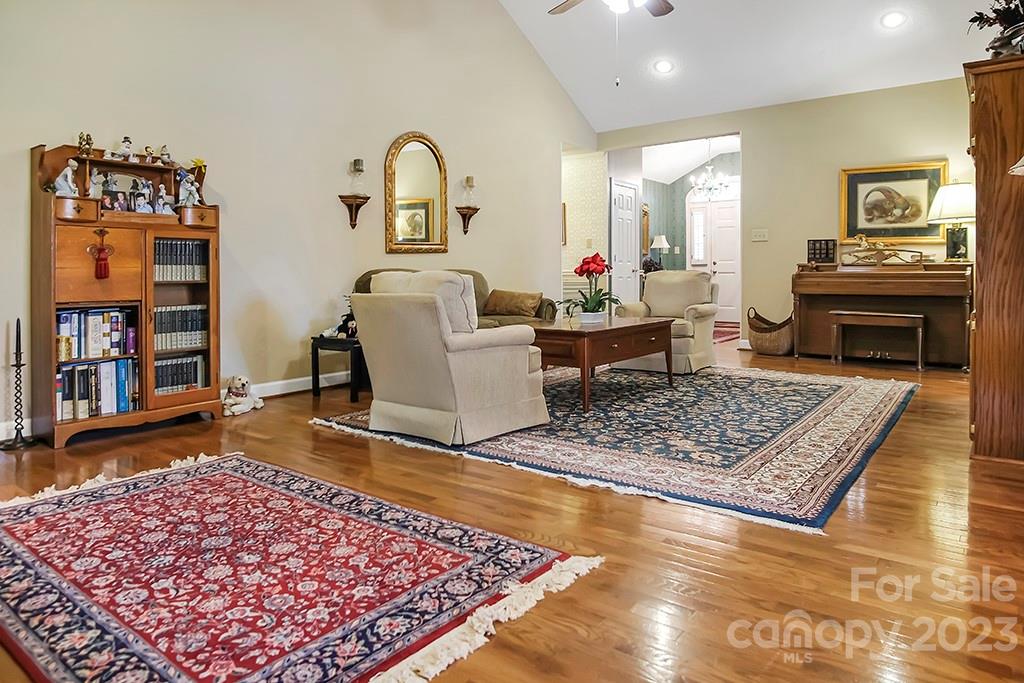 Country Club - Residential