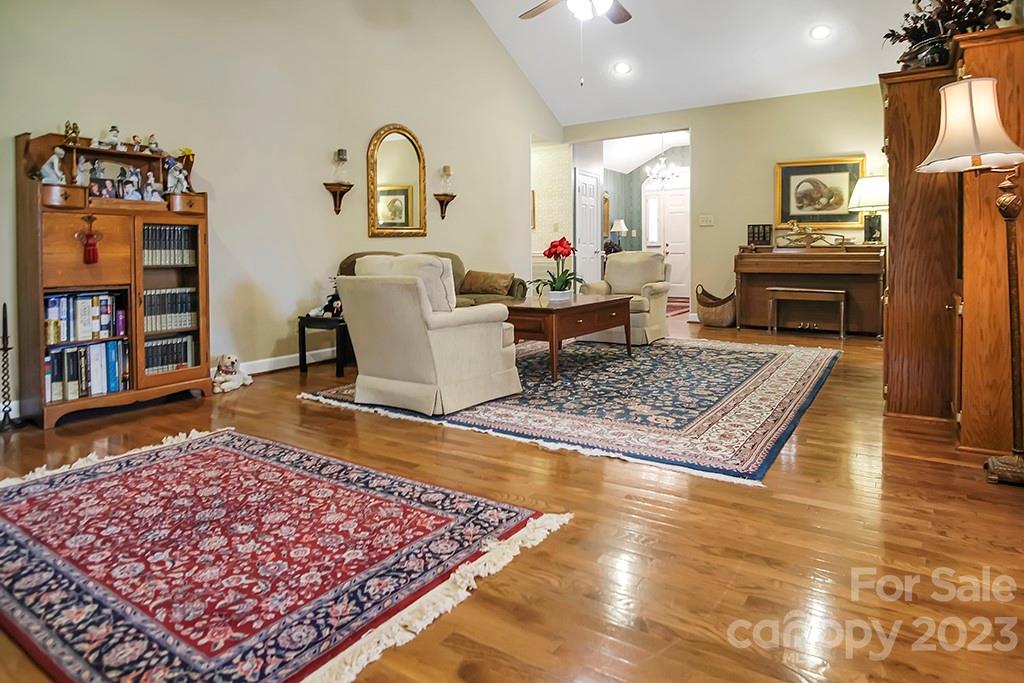 Country Club - Residential