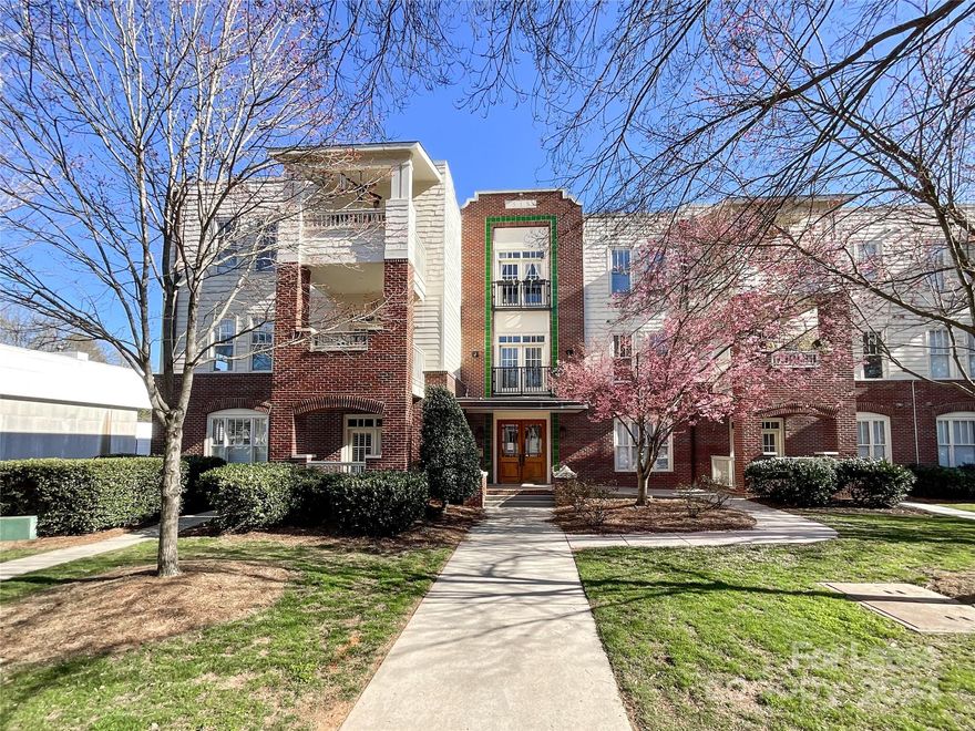 Welcome to this stunning top floor end unit condo located in the heart of Charlotte. The open floorplan offers a spacious primary suite complete with a walk-in closet, providing ample storage space. The second bedroom is also generously sized and has a separate full bath for convenience. With tall ceilings and recessed lighting throughout, the unit feels bright and airy. The kitchen is a chef's dream, featuring granite countertops and bar seating for additional dining space. French doors lead out to a covered balcony, perfect for enjoying your morning coffee or evening relaxation. Included with the unit is a storage unit located in the parking garage. This condo offers the best of both worlds - the vibrant neighborhoods of Elizabeth and Midwood are within walking distance, offering endless opportunities for dining, shopping, and entertainment.