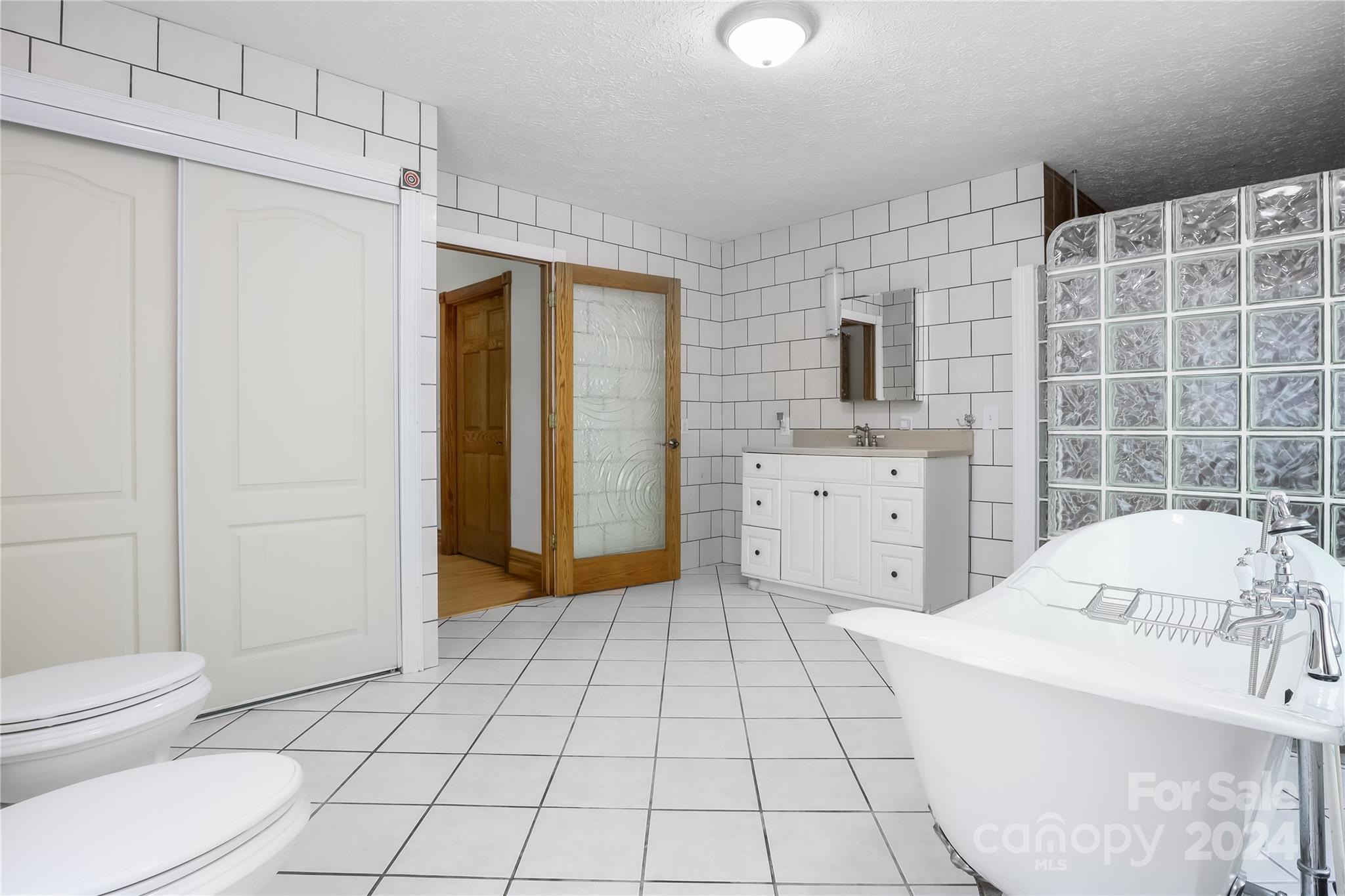 Lake Adger - Residential