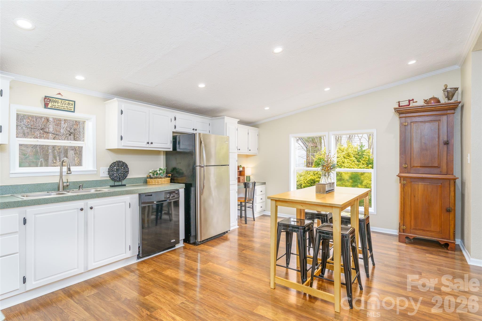 Windward Pointe - Residential