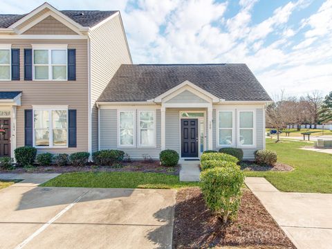 Photo of 100 N Canyon Ridge Drive, Mount Holly, NC 28120 (MLS # 4328903)