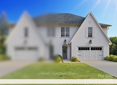 524 Greystone Road Charlotte NC 28209