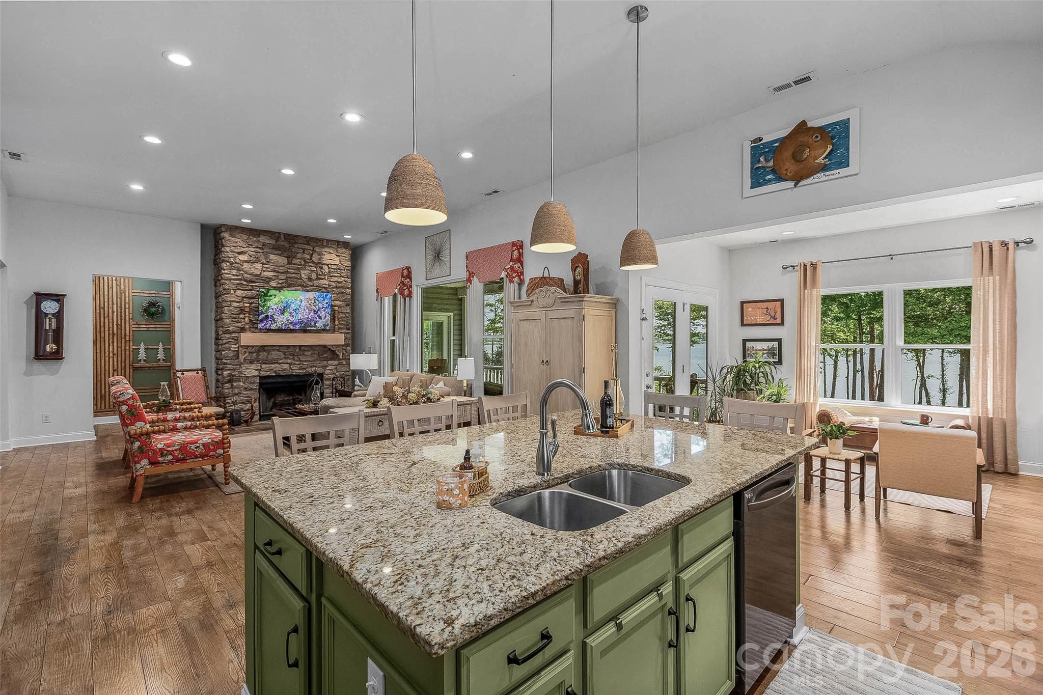 Yachtsmans Point - Residential