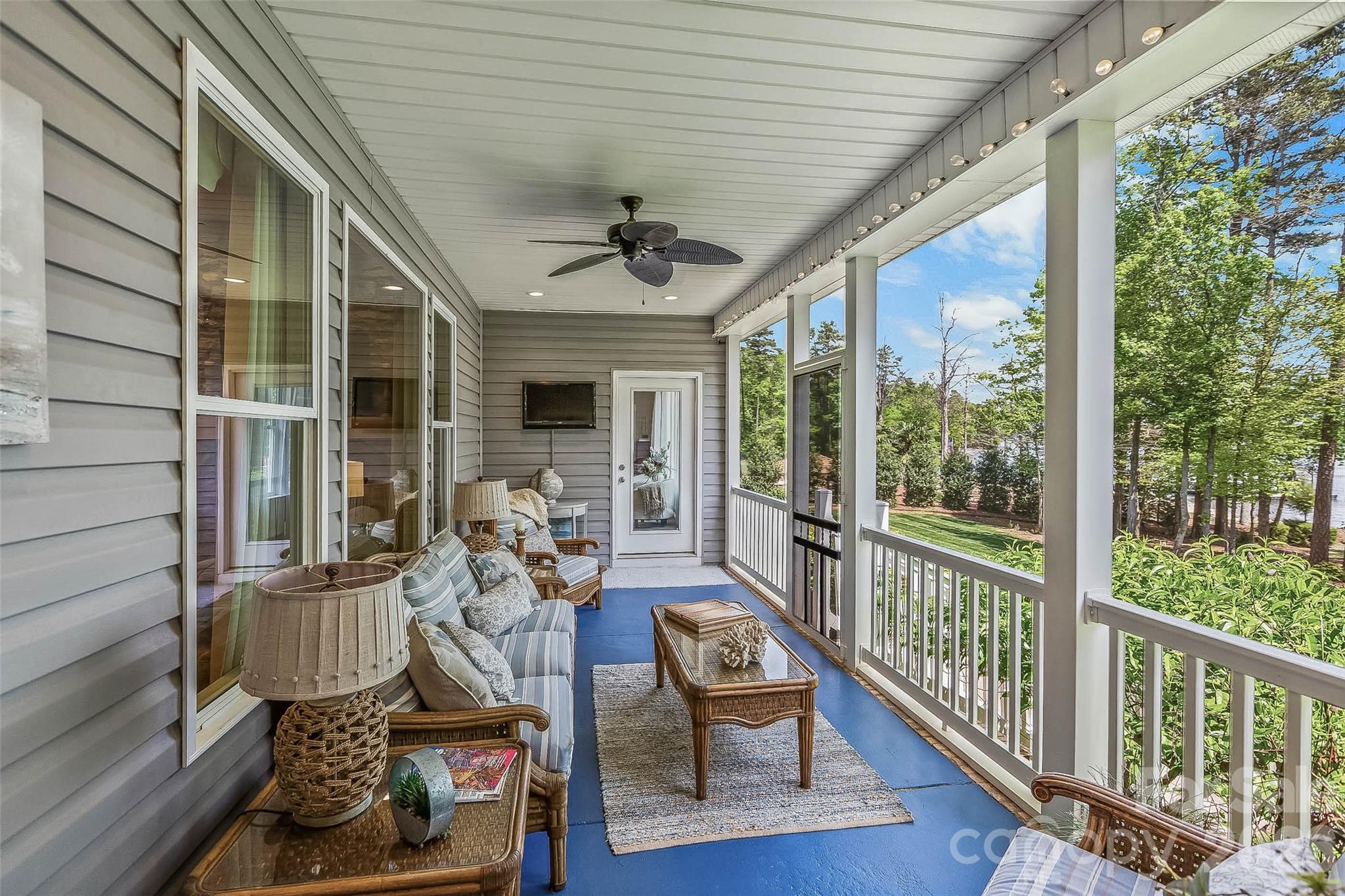 Yachtsmans Point - Residential