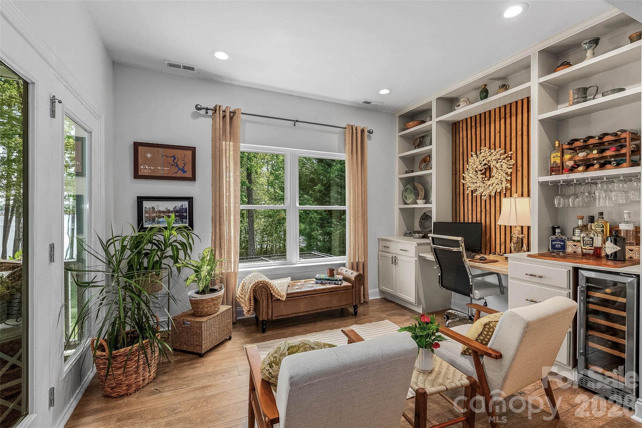 Yachtsmans Point - Residential