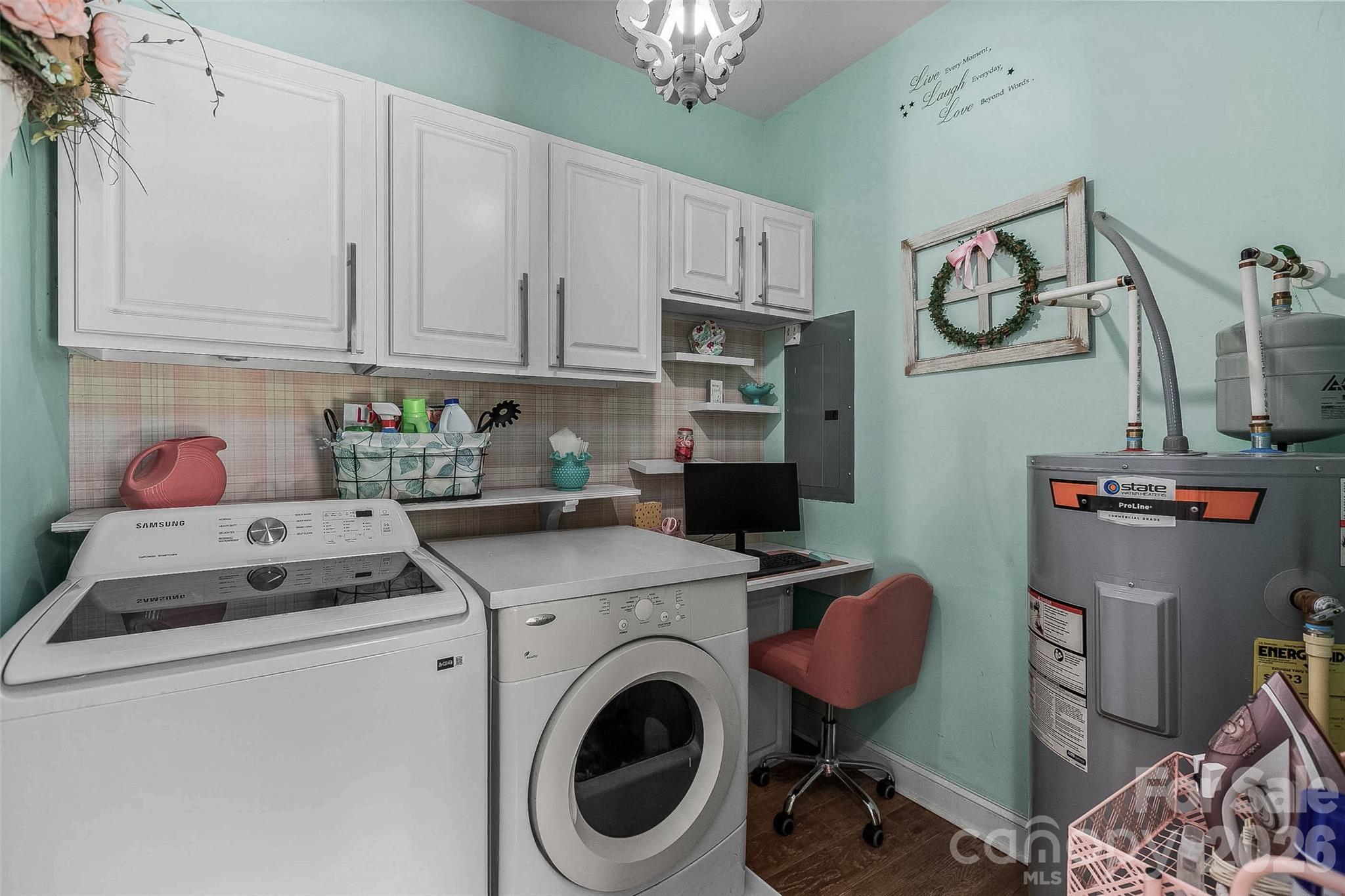 Yachtsmans Point - Residential