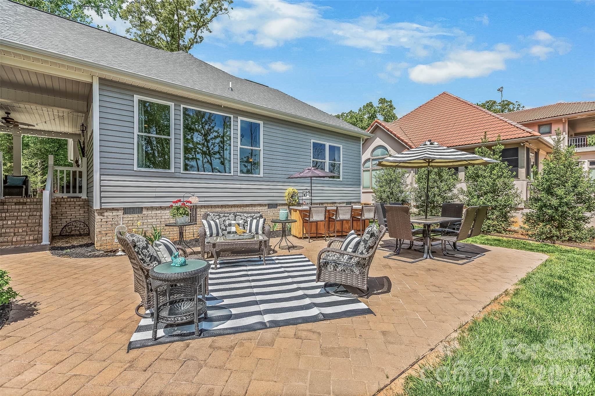 Yachtsmans Point - Residential