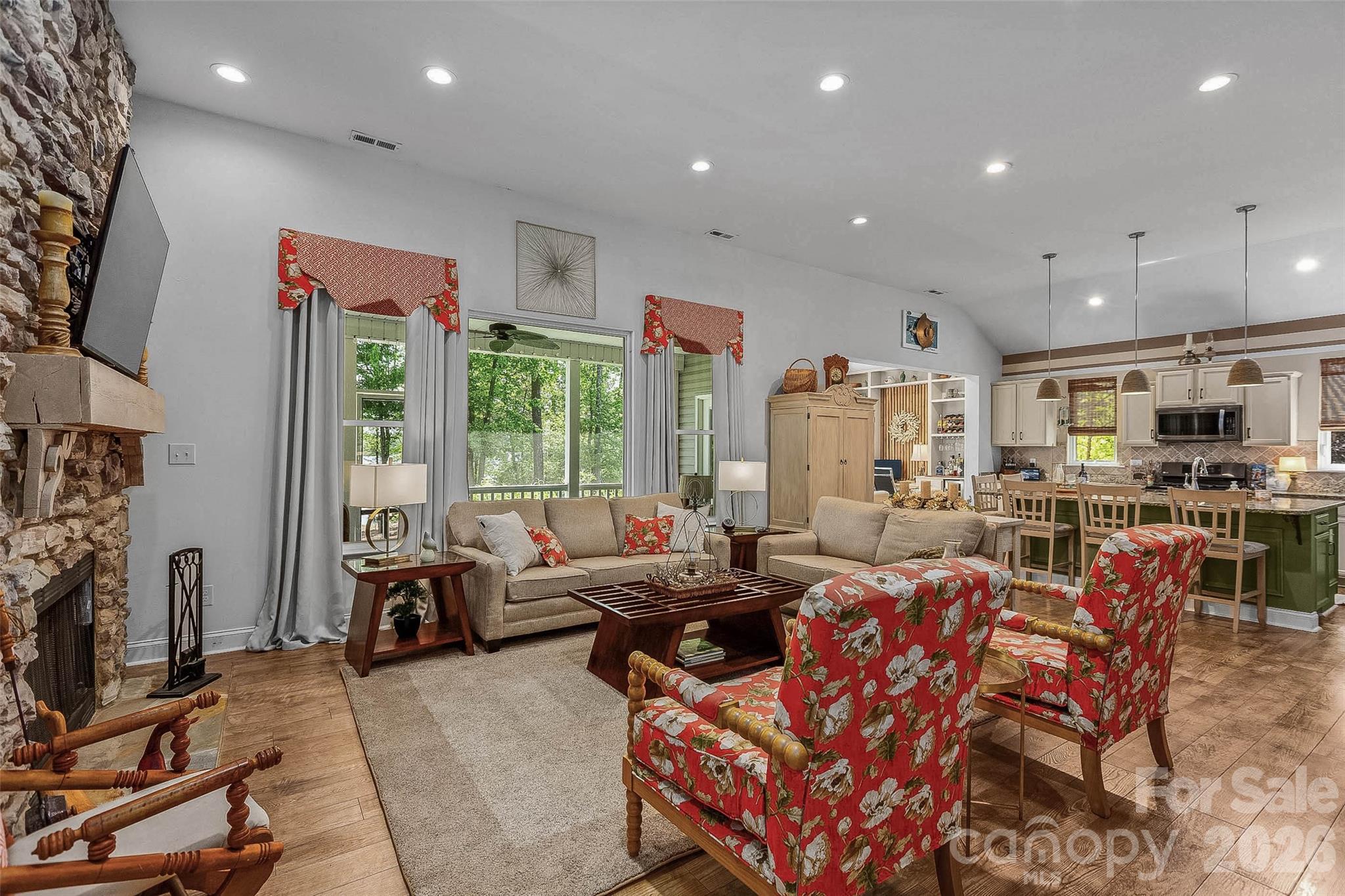 Yachtsmans Point - Residential