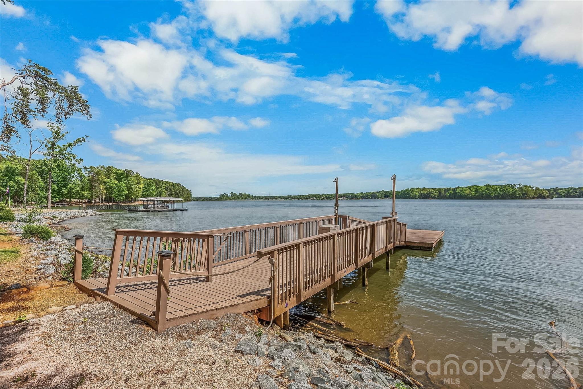 Yachtsmans Point - Residential