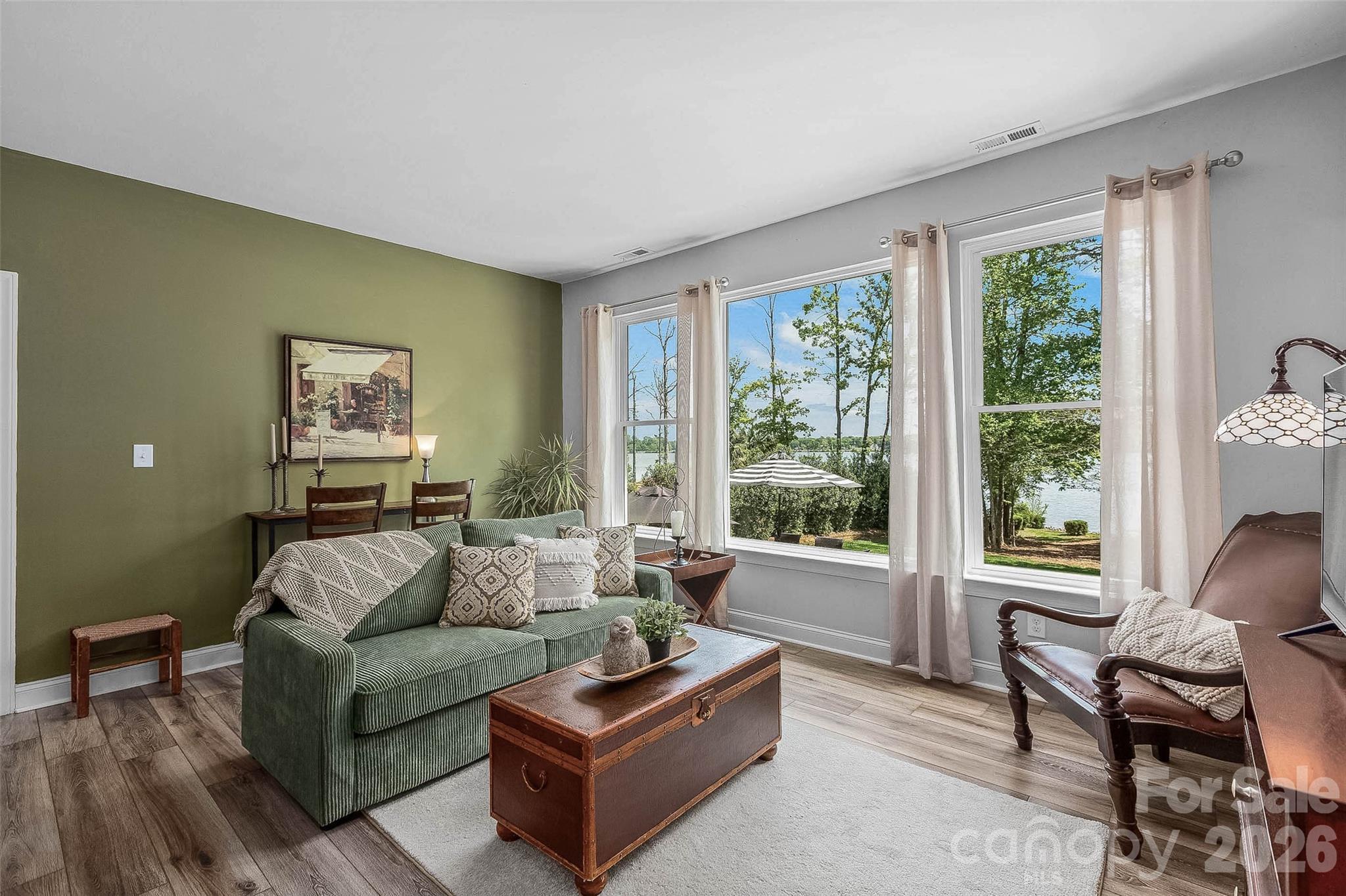 Yachtsmans Point - Residential