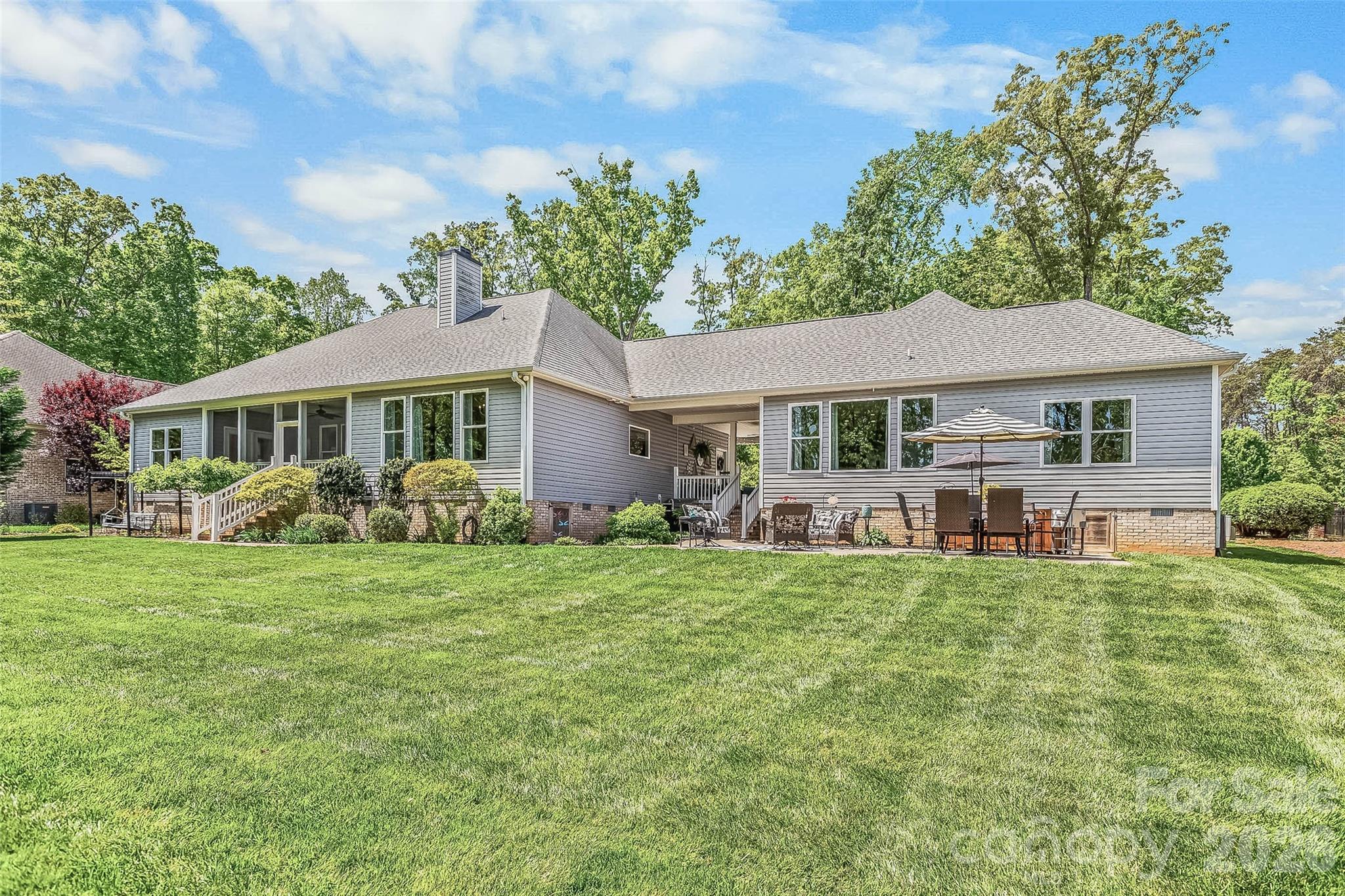 Yachtsmans Point - Residential