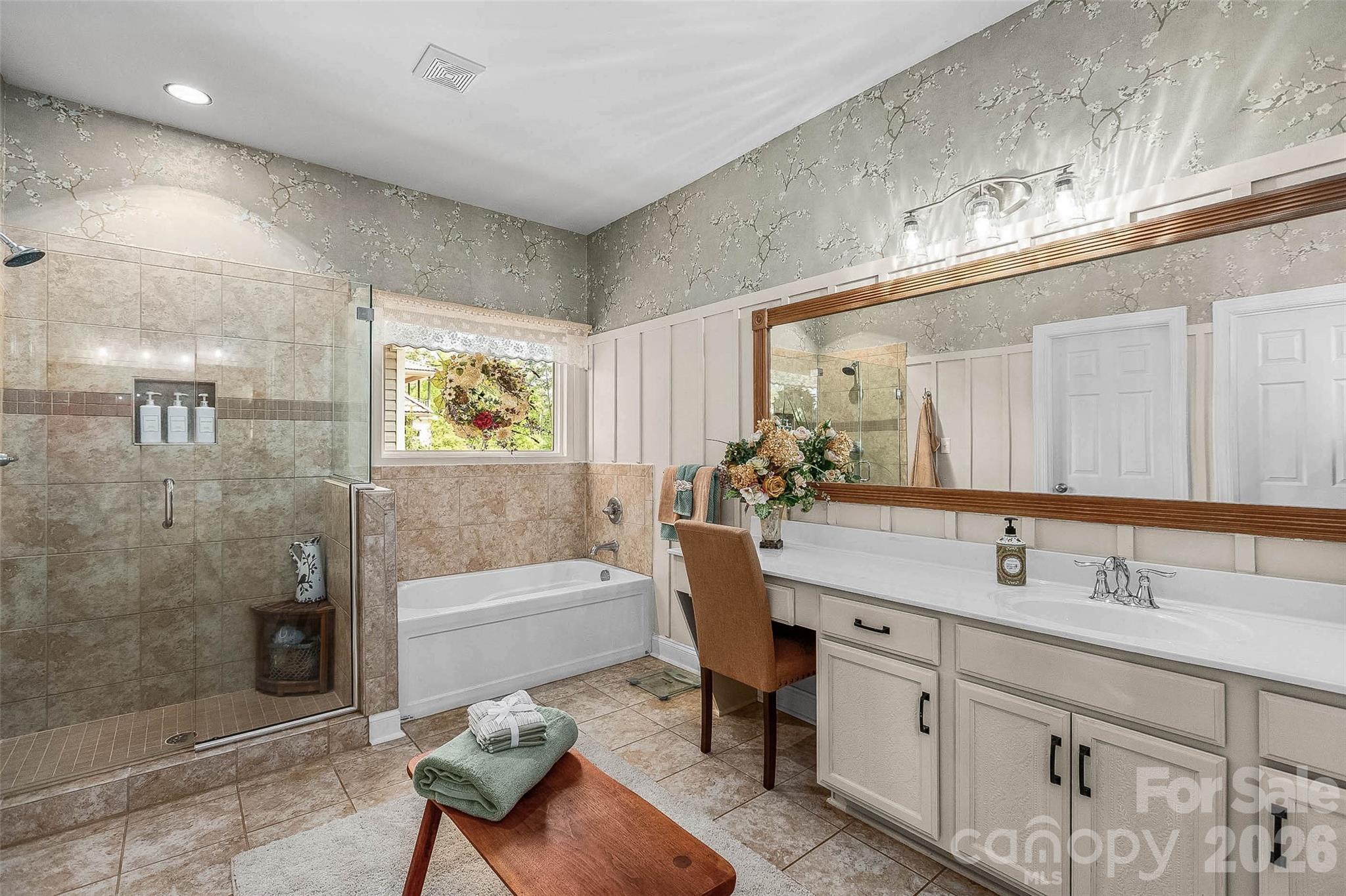 Yachtsmans Point - Residential