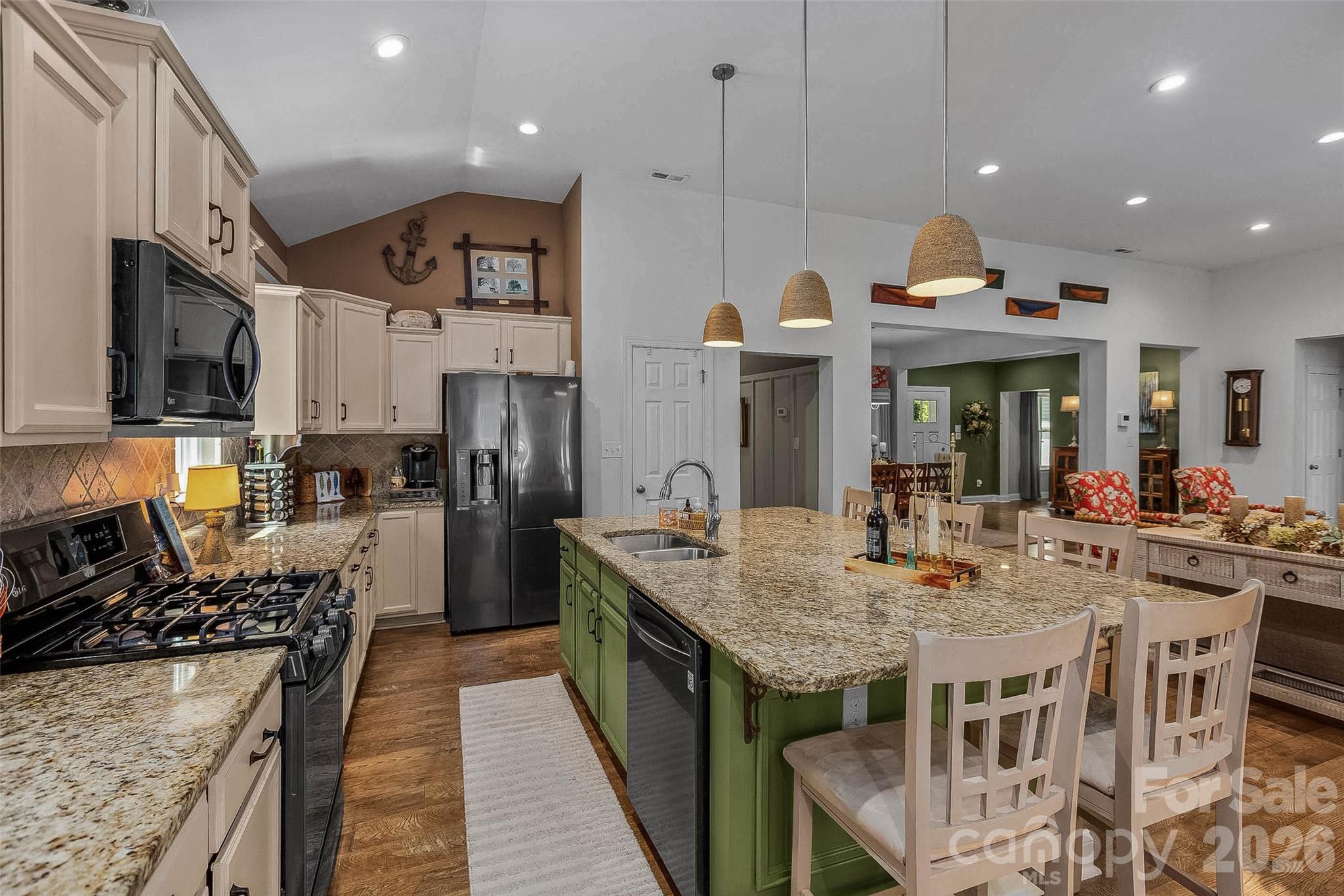 Yachtsmans Point - Residential