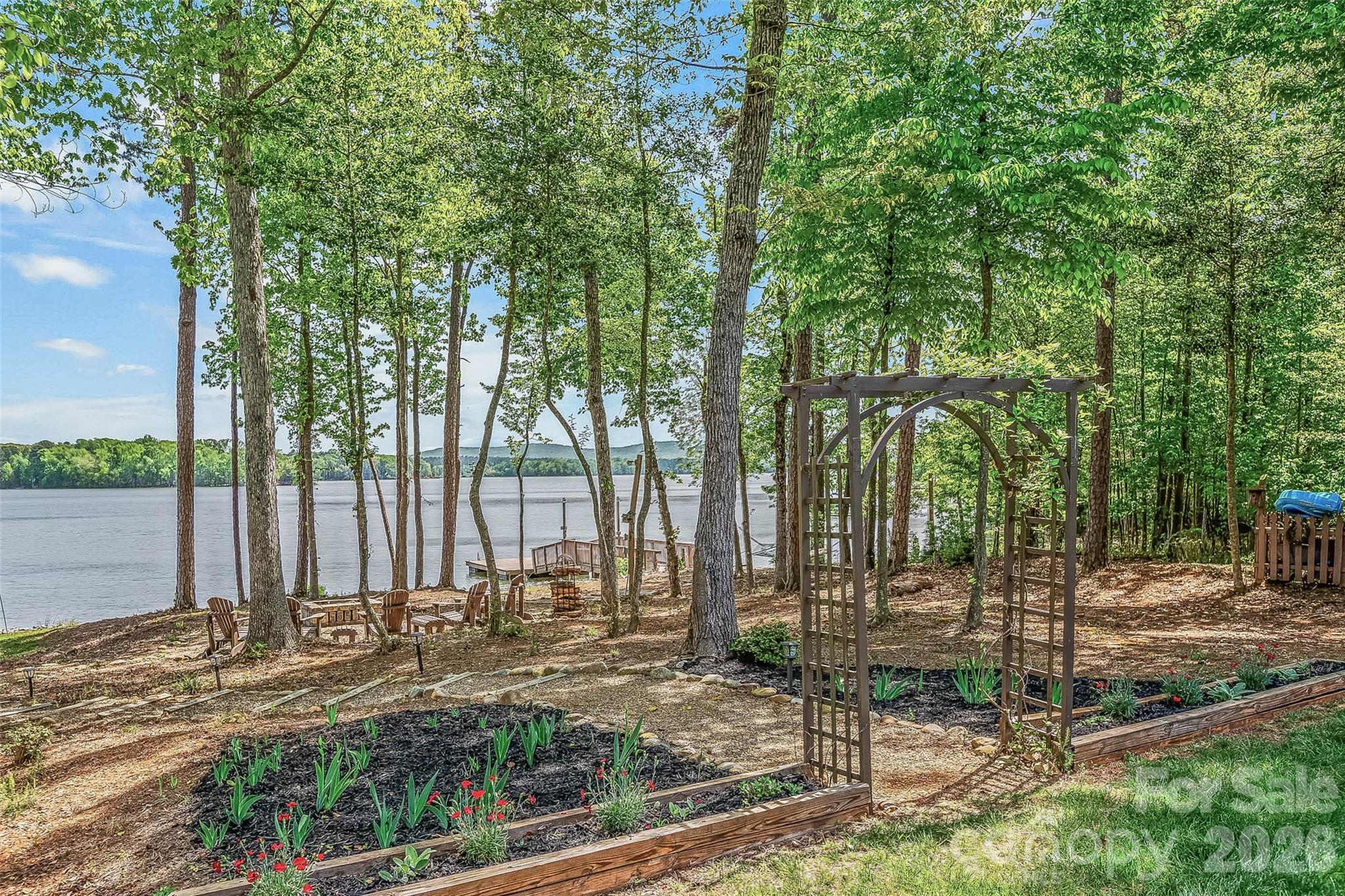 Yachtsmans Point - Residential