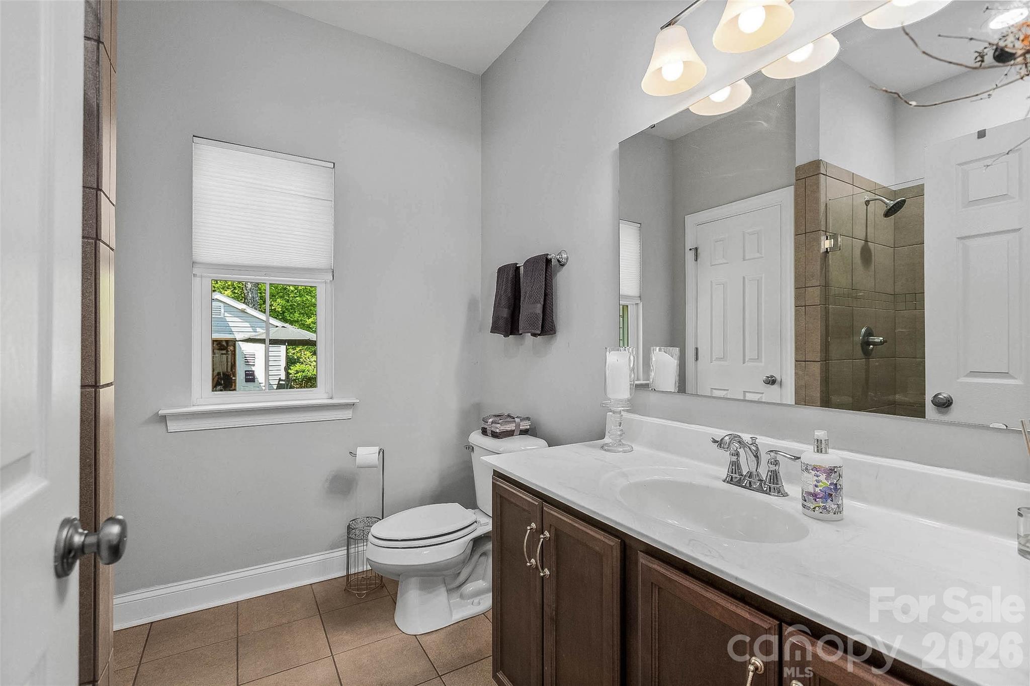 Yachtsmans Point - Residential