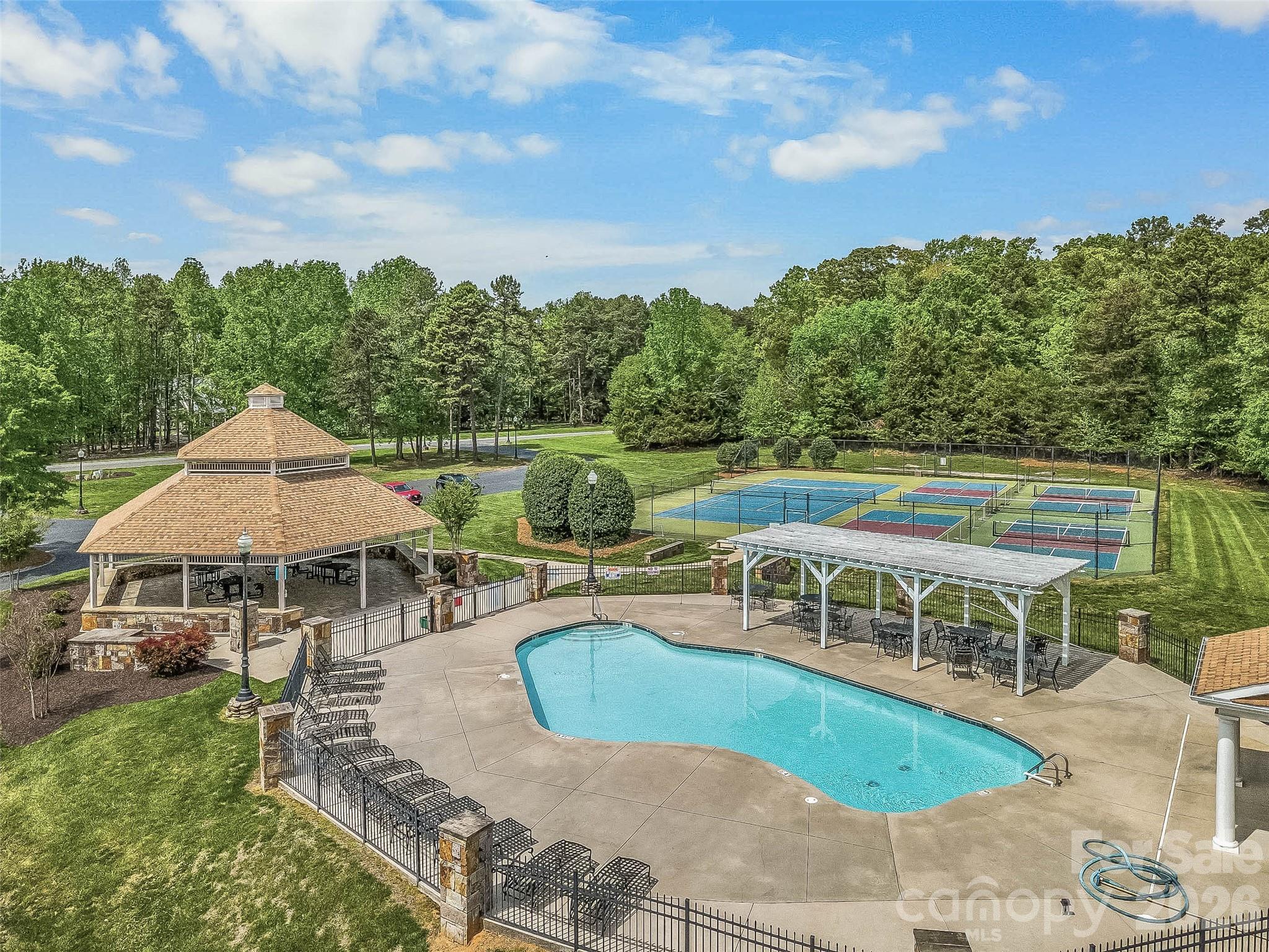 Yachtsmans Point - Residential