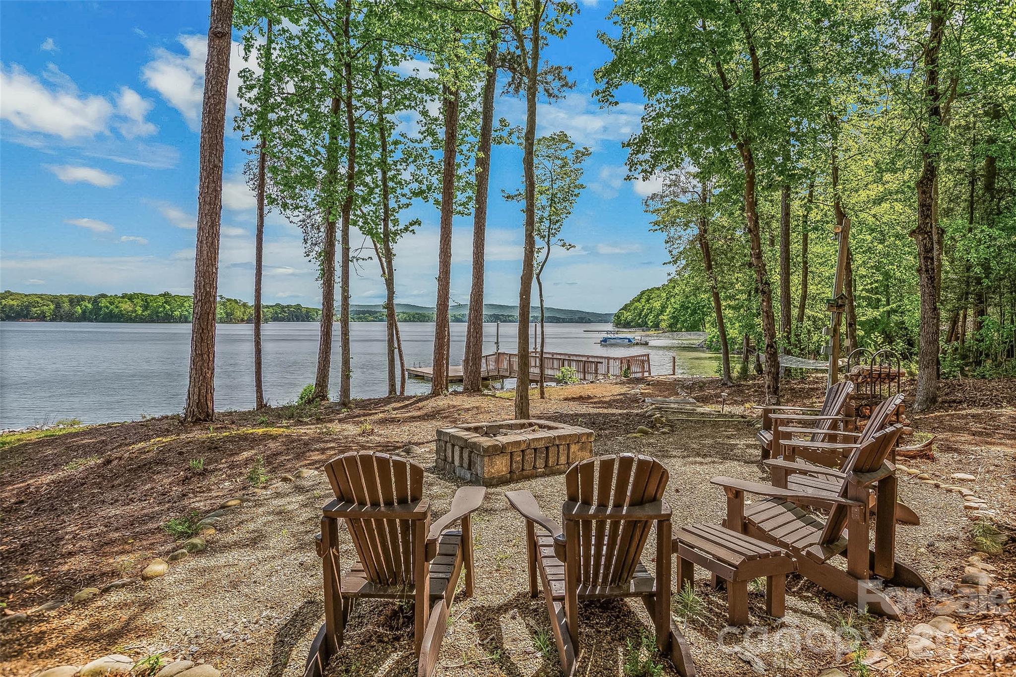 Yachtsmans Point - Residential