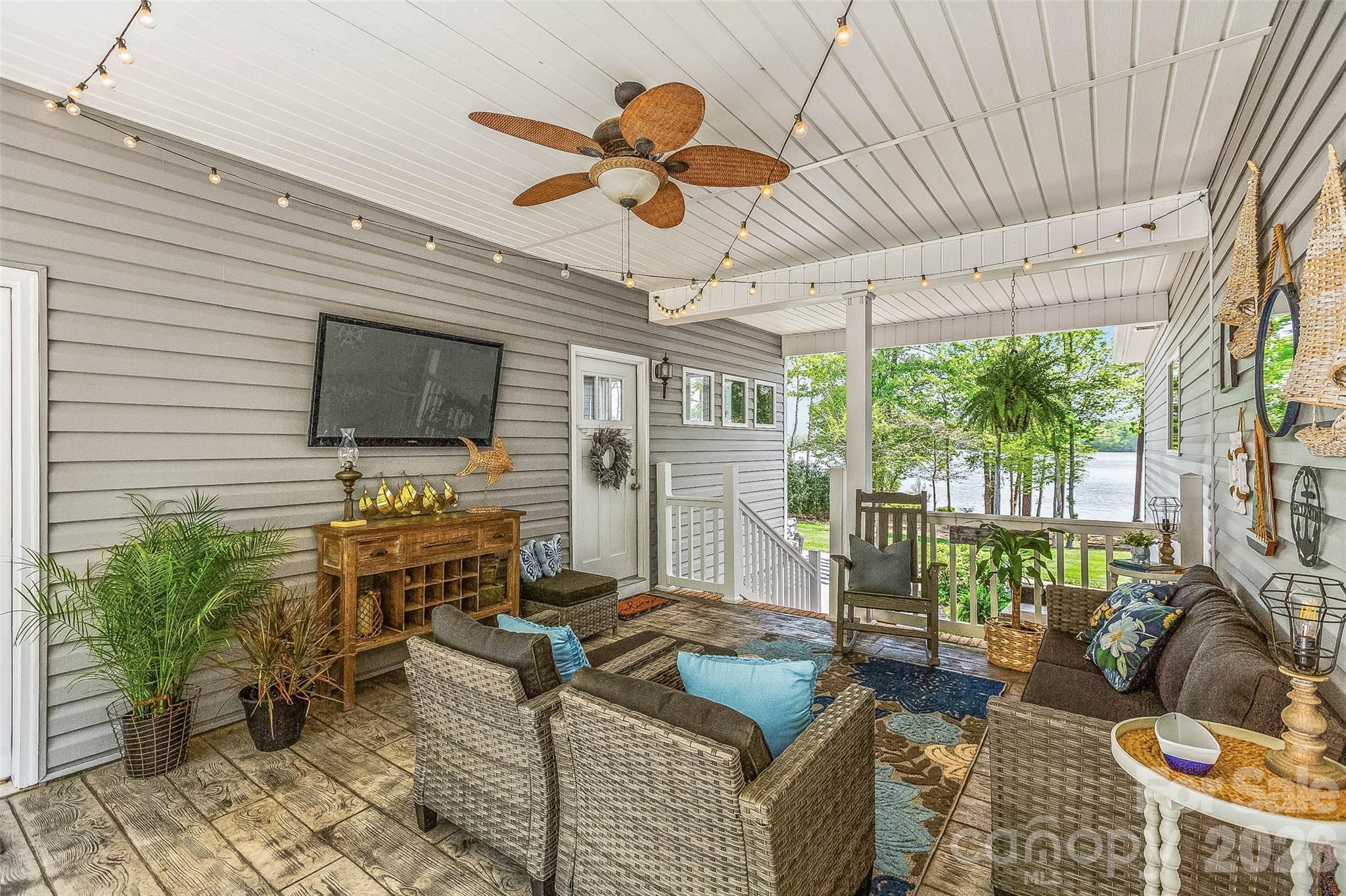 Yachtsmans Point - Residential