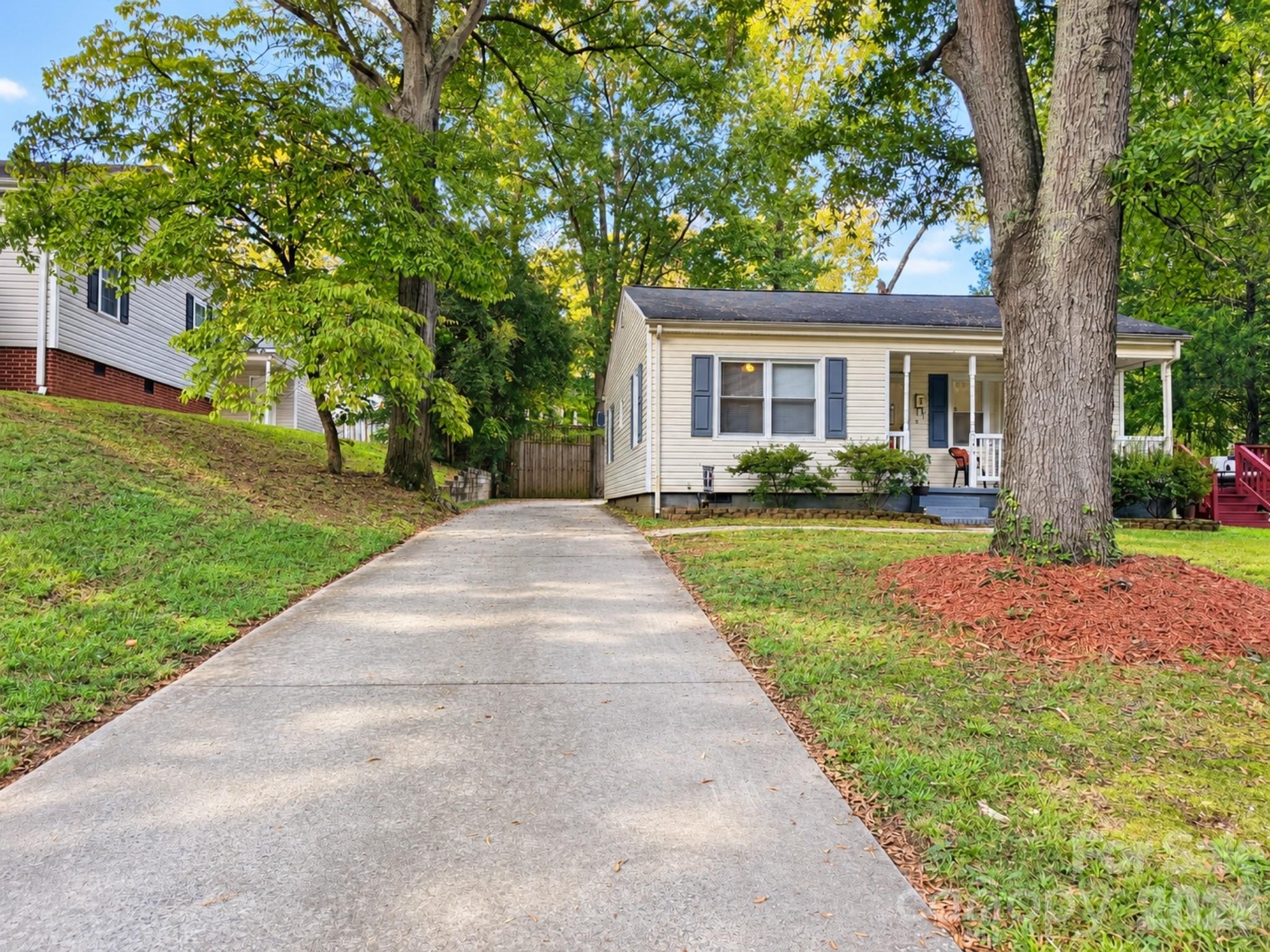 154 Shamrock Street NE