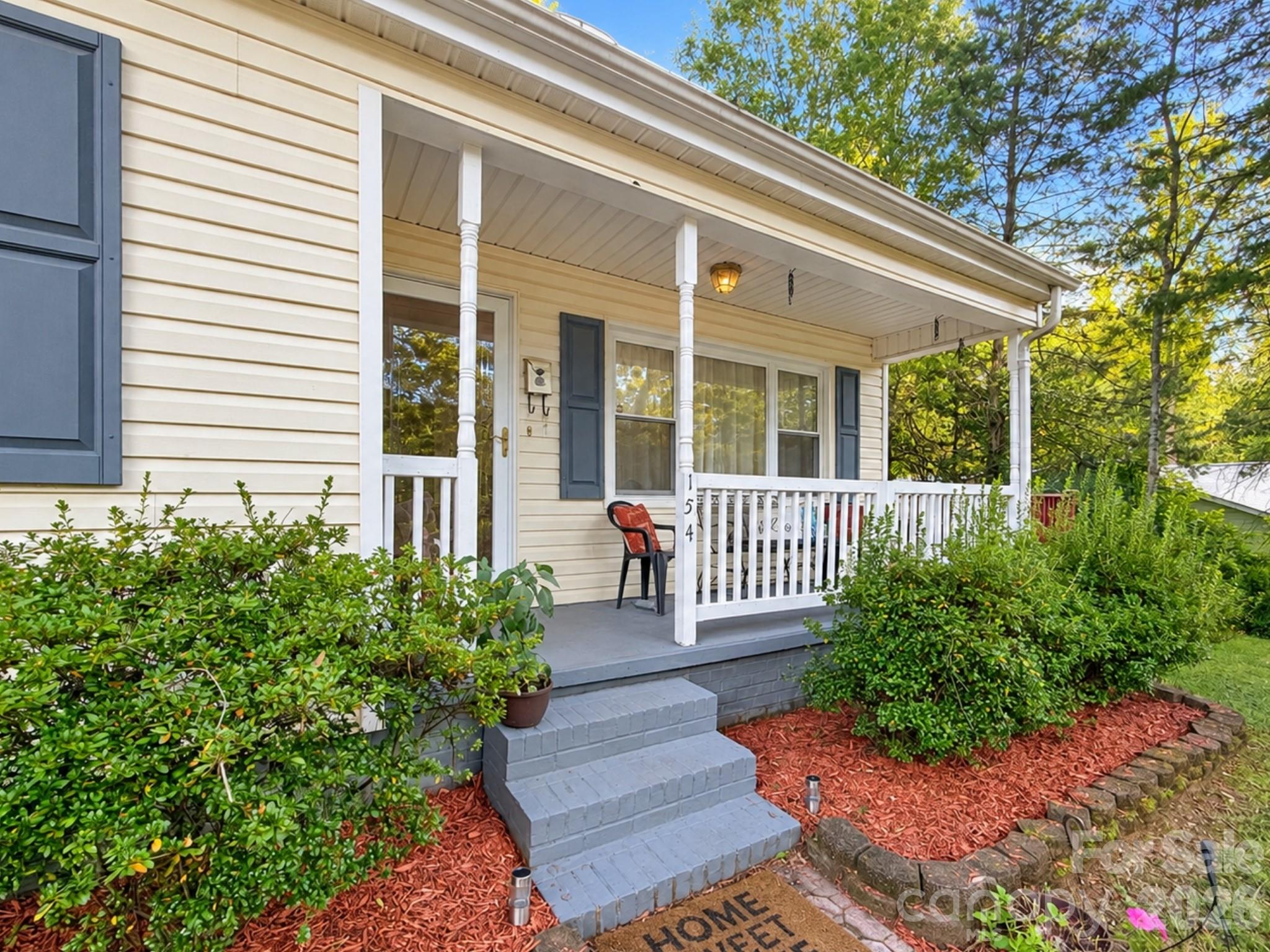 154 Shamrock Street NE