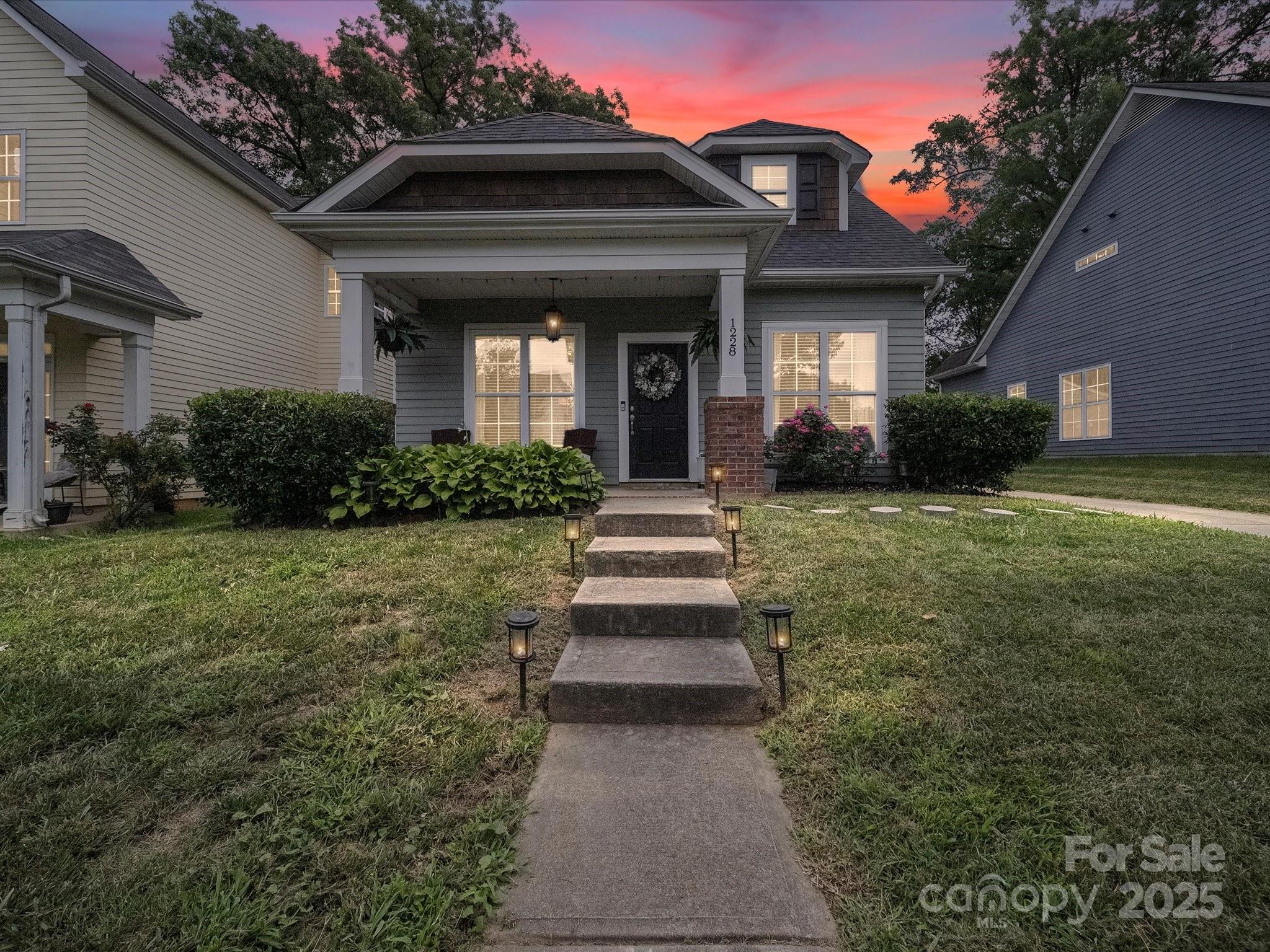 1228 Rising Oak Drive