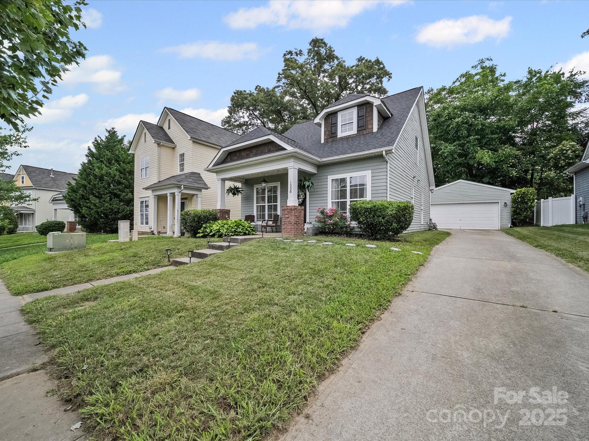 1228 Rising Oak Drive