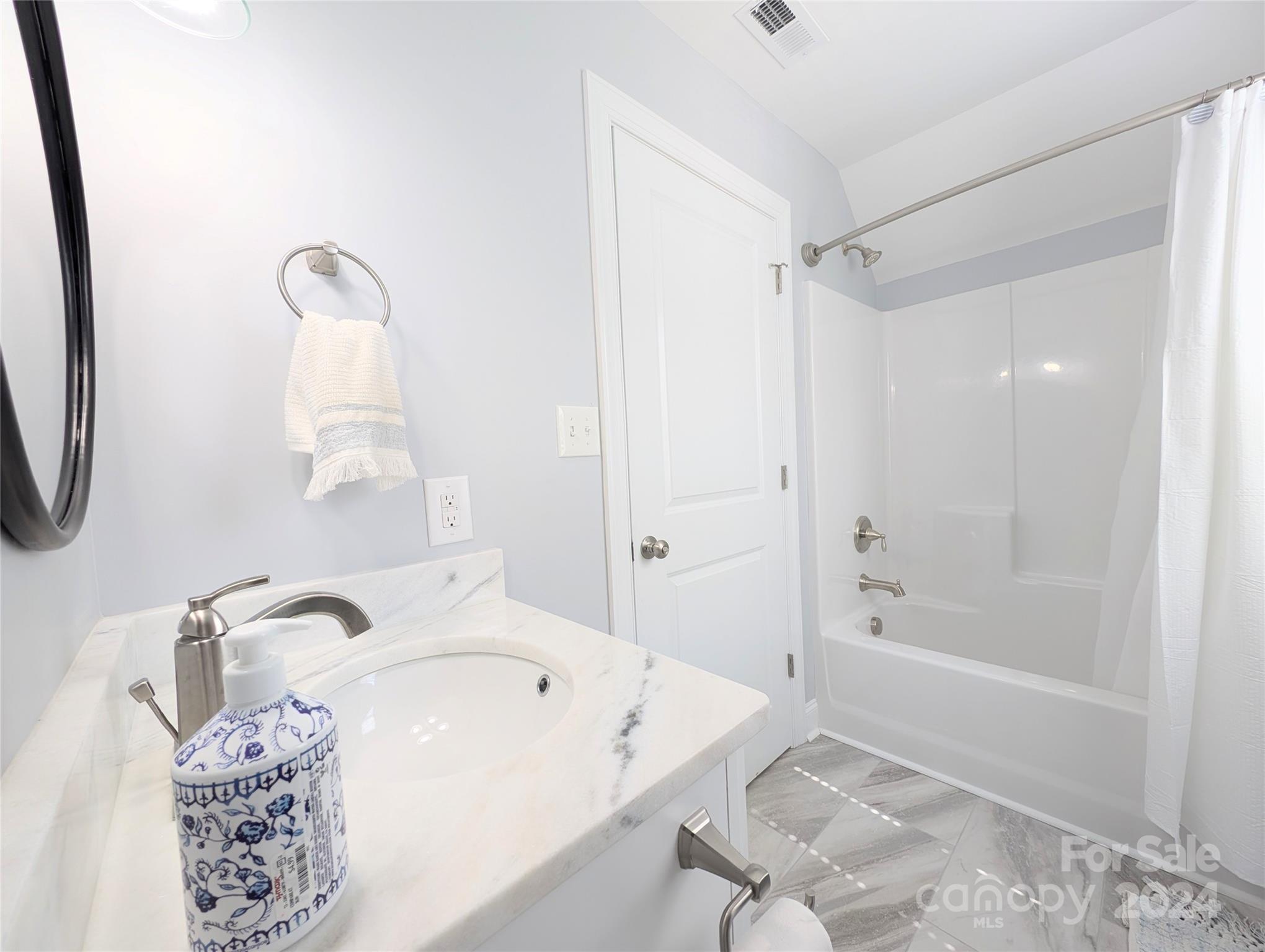 Ole Eastpointe - Residential