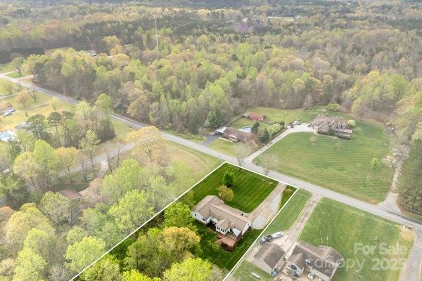 1335 Blacksnake Road
