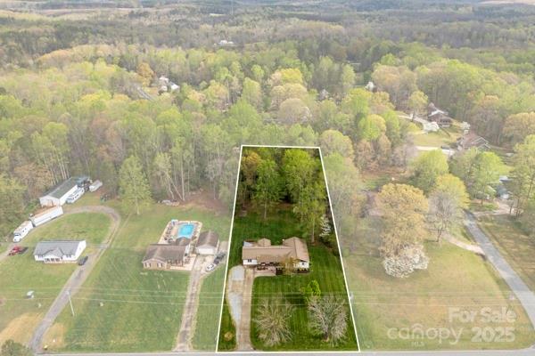 1335 Blacksnake Road