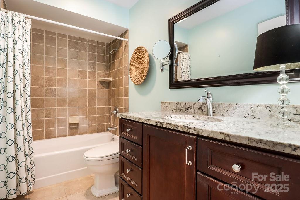 Hendersonville, North Carolina 28792, United States, 3 Bedrooms Bedrooms, ,2 BathroomsBathrooms,Residential,Active,191759