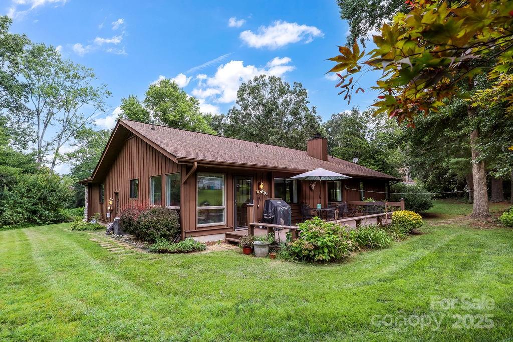 Hendersonville, North Carolina 28792, United States, 3 Bedrooms Bedrooms, ,2 BathroomsBathrooms,Residential,Active,191759