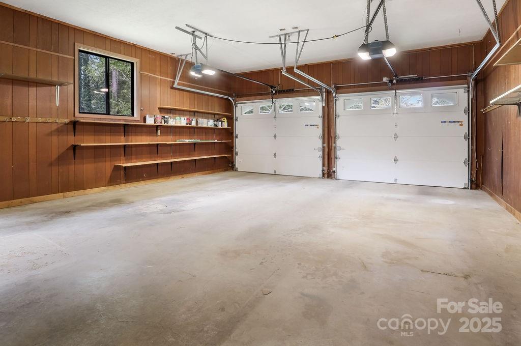 Hendersonville, North Carolina 28792, United States, 3 Bedrooms Bedrooms, ,2 BathroomsBathrooms,Residential,Active,191759