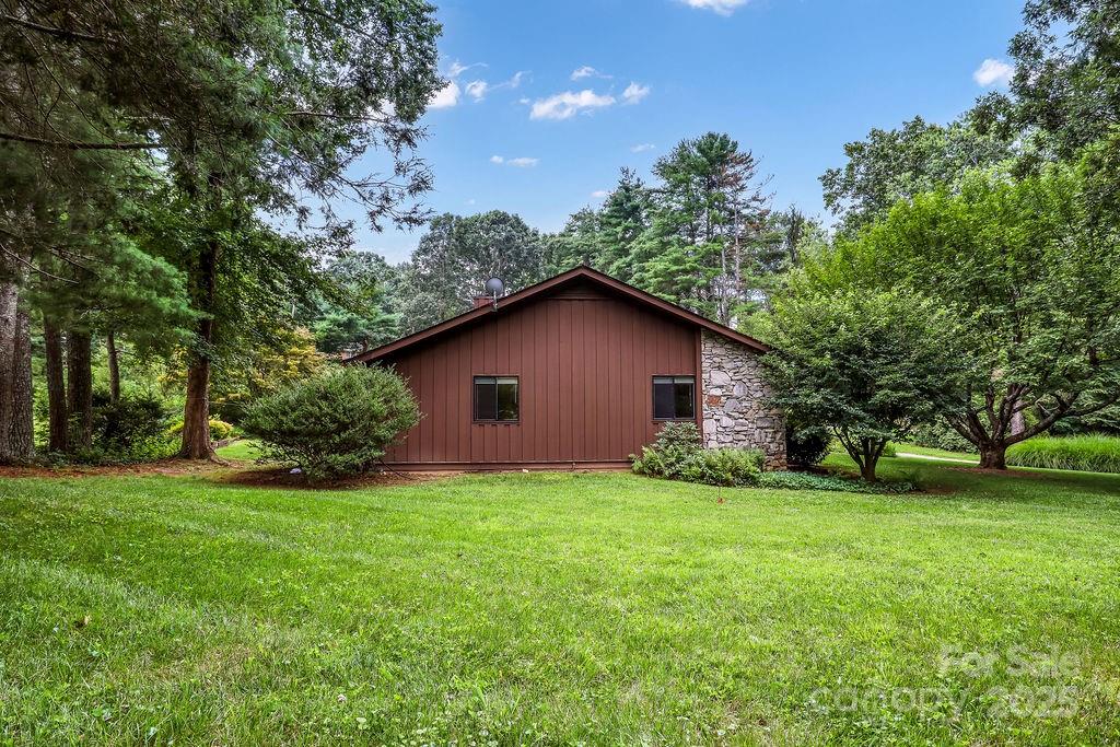 Hendersonville, North Carolina 28792, United States, 3 Bedrooms Bedrooms, ,2 BathroomsBathrooms,Residential,Active,191759