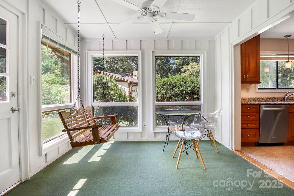 Hendersonville, North Carolina 28792, United States, 3 Bedrooms Bedrooms, ,2 BathroomsBathrooms,Residential,Active,191759